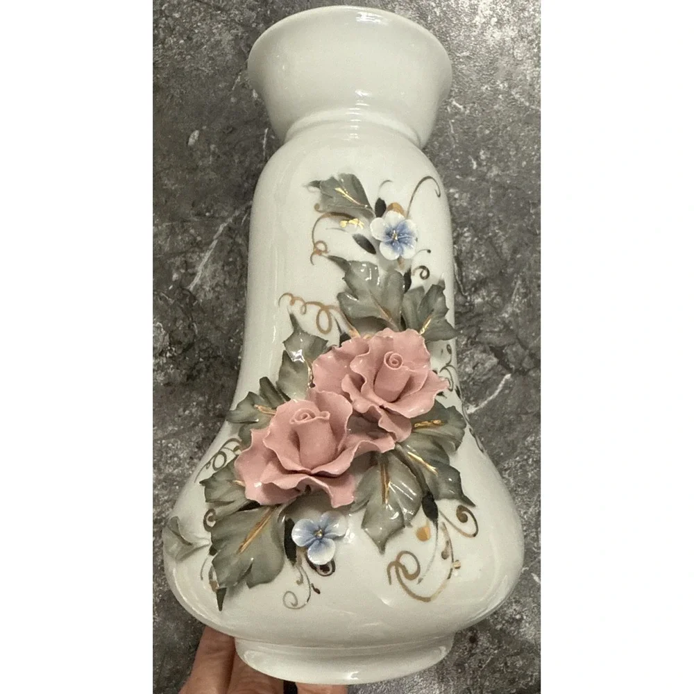 Fenix Kislovodsk Vintage Handmade‎ Russian Porcelain Vase 24K Gold Trim 3D 7.5